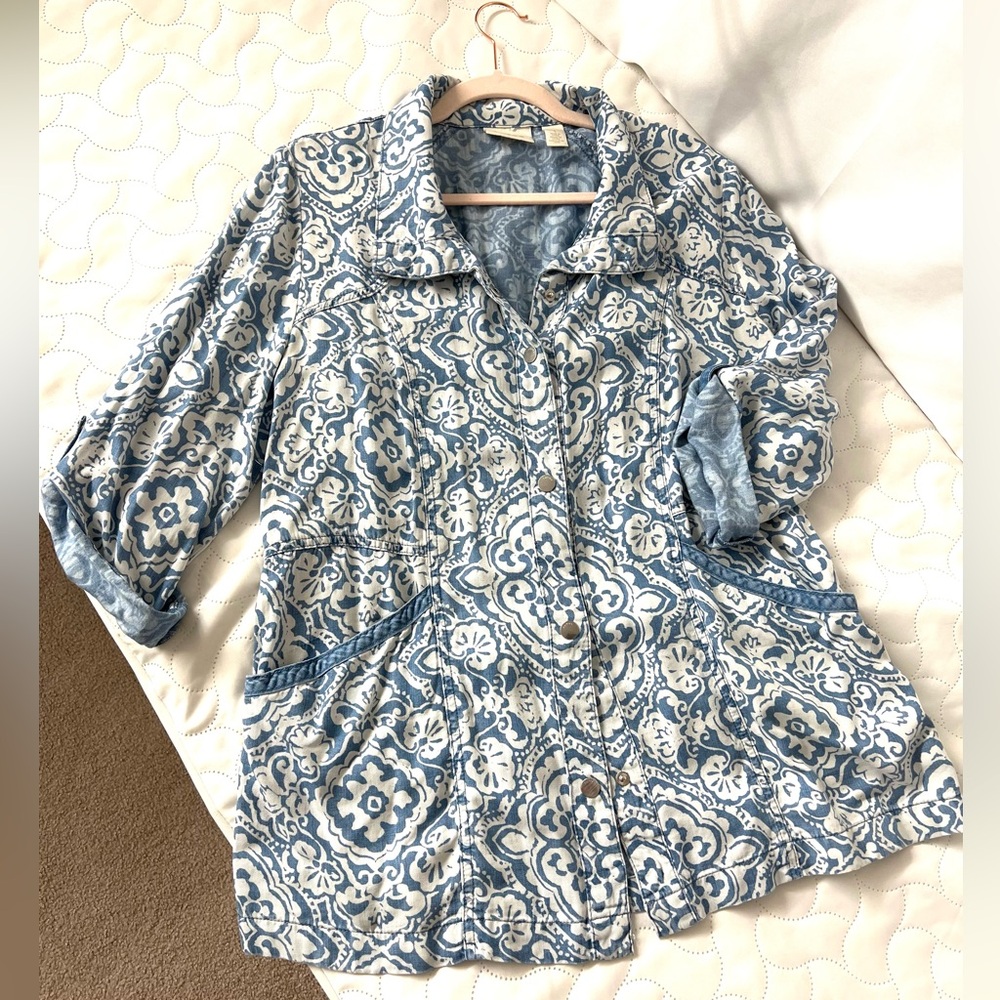 CHICO’S Blue and White Patterned Women's Jacket